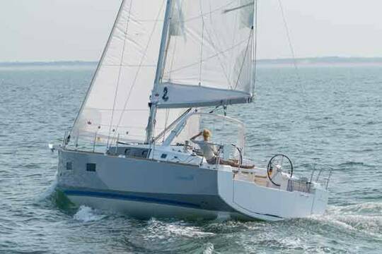 2014/12/08/md/603_beneteau_oceanis_38.jpg