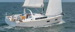 Beneteau Oceanis 38