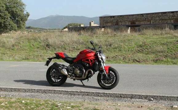 2014/12/22/md/998_ducati_monster_821.jpg