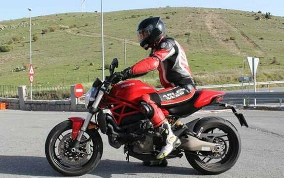 2014/12/22/md/999_ducati_monster_821.jpg