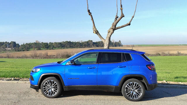 2022/09/02/md/37816_2-jeep-compass-4xe.jpg