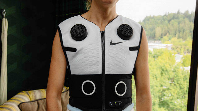 2024/06/24/md/44665_2-nike-x-hyperice-vest.jpg