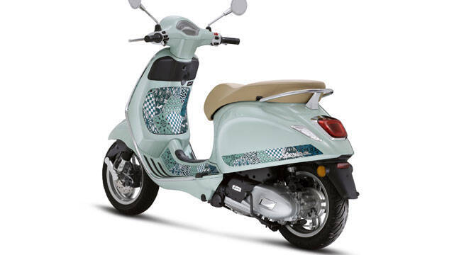 2024/07/11/md/44855_2-vespa-primevera-batik.jpg