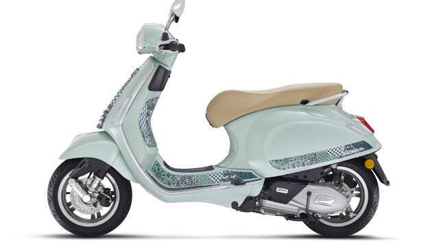 2024/07/11/md/44856_3-vespa-primevera-batik.jpg