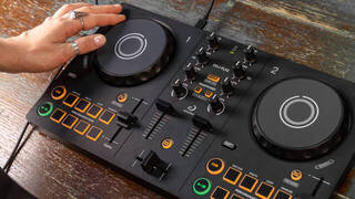 Libera tu DJ interior con Alpha Theta DDJ-FLX2