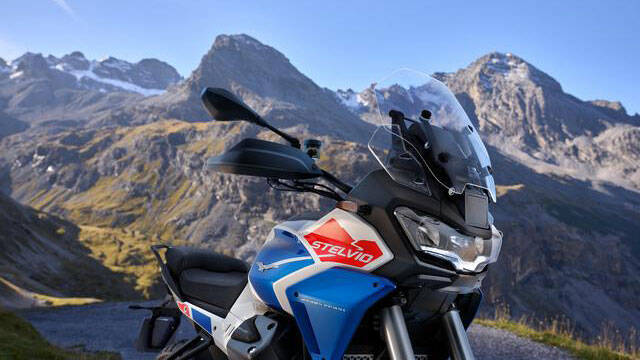 2024/11/13/md/46554_2-moto-g-stelvio-duecento.jpg